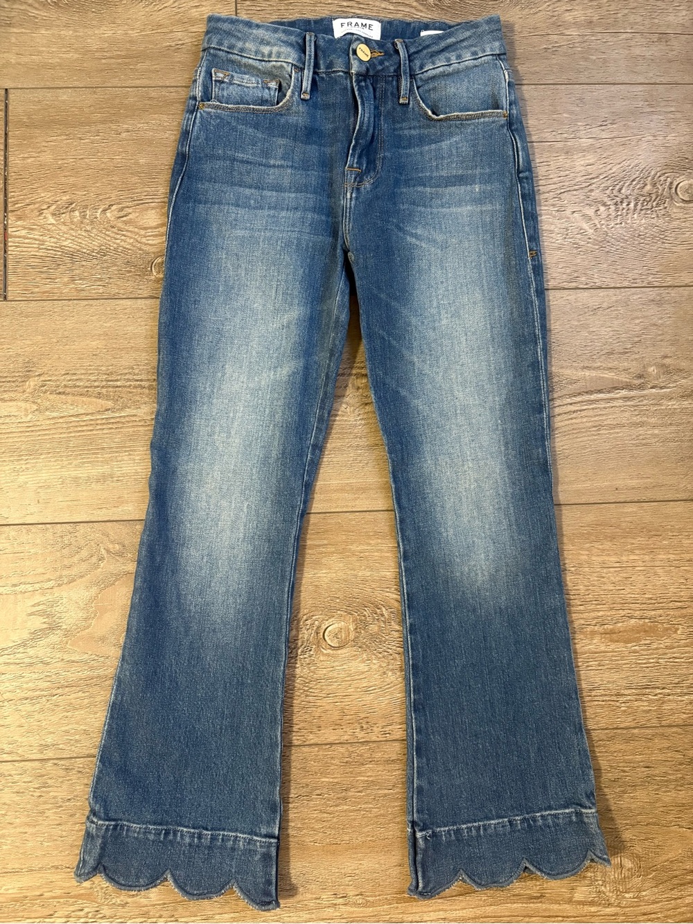 Frame Denim Le Crop Mini Boot Scallop-Hem Mid-rise Bootcut Jeans